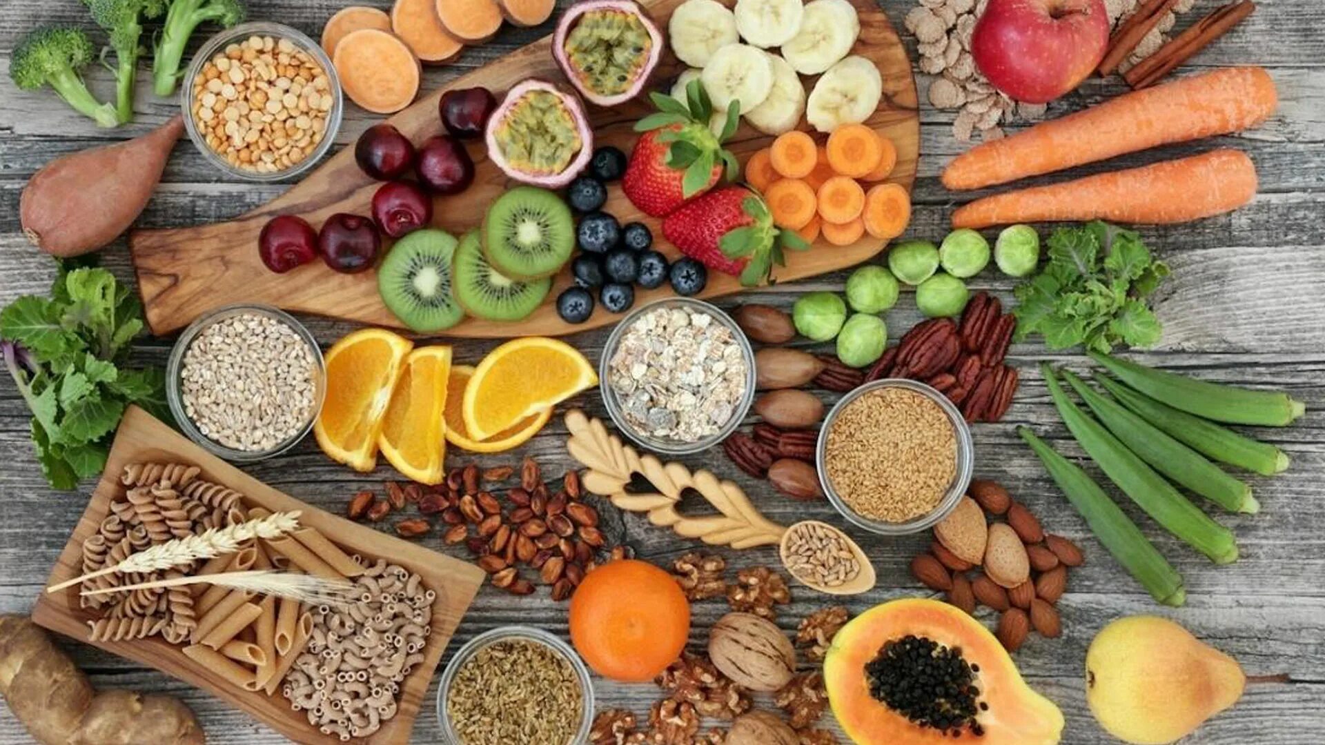 Nutritious Definition. Legumes. Alimentare. Remember that your food should be varied, including meat, Fish and Dairy products, Bread and Cereals, Vegetables and Fruits..