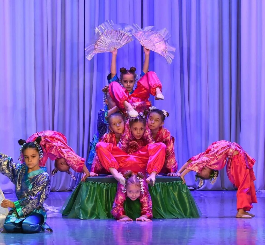 студия оригинального жанра. студия оригинального жанра бенефис номер выкрутасы. цирковая студия шари вари ангарск. оригинальный жанр. оригинальный жанр идеи.