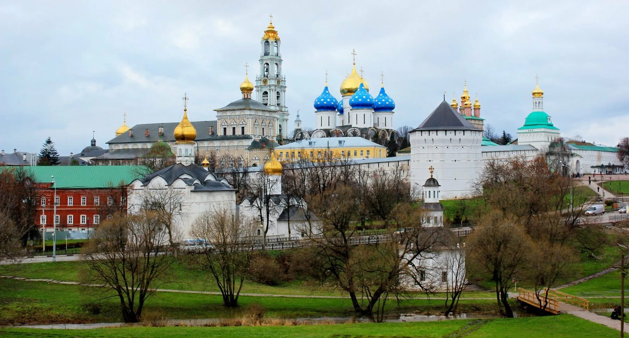 Свято-Троицкая Сергиева Лавра Сергиев Посад. Золотое кольцо России Троице Сергиева Лавра. Сергиев Посад монастырь Сергия Радонежского. Троицкая Лавра Сергиев Посад.