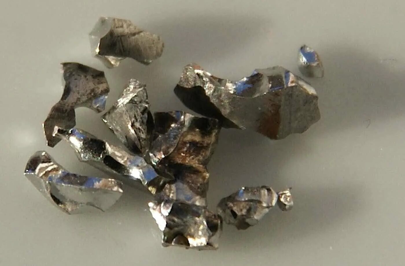 Радиоактивная платина. Осмий и иридий. Осмий самородок. Родий, палладий, осмий, иридий, рутений. Радиоактивная платина.