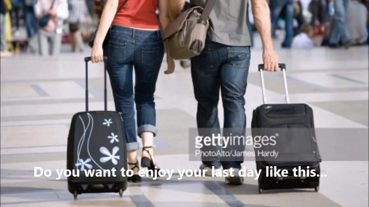 Командировка. Мужчина уходит с чемоданом. Аэропорт бизнес. Парень уезжает. Человек в костюме с чемоданом.