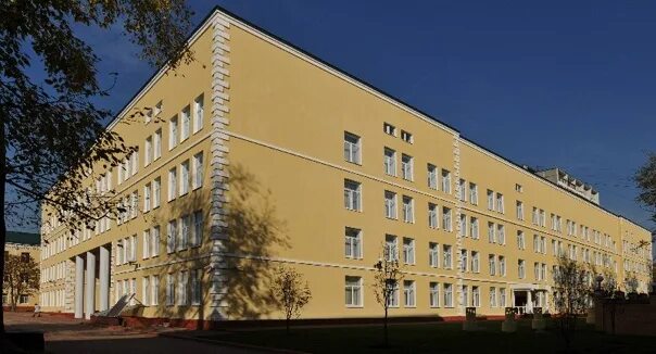 Пансион для мальчиков 19 век. Дом коллегии иезуитов в санкт-петербурге. Московский кадетский корпус пансион воспитанниц. 2-й кадетский императора петра великого корпус. Headington school oxford.