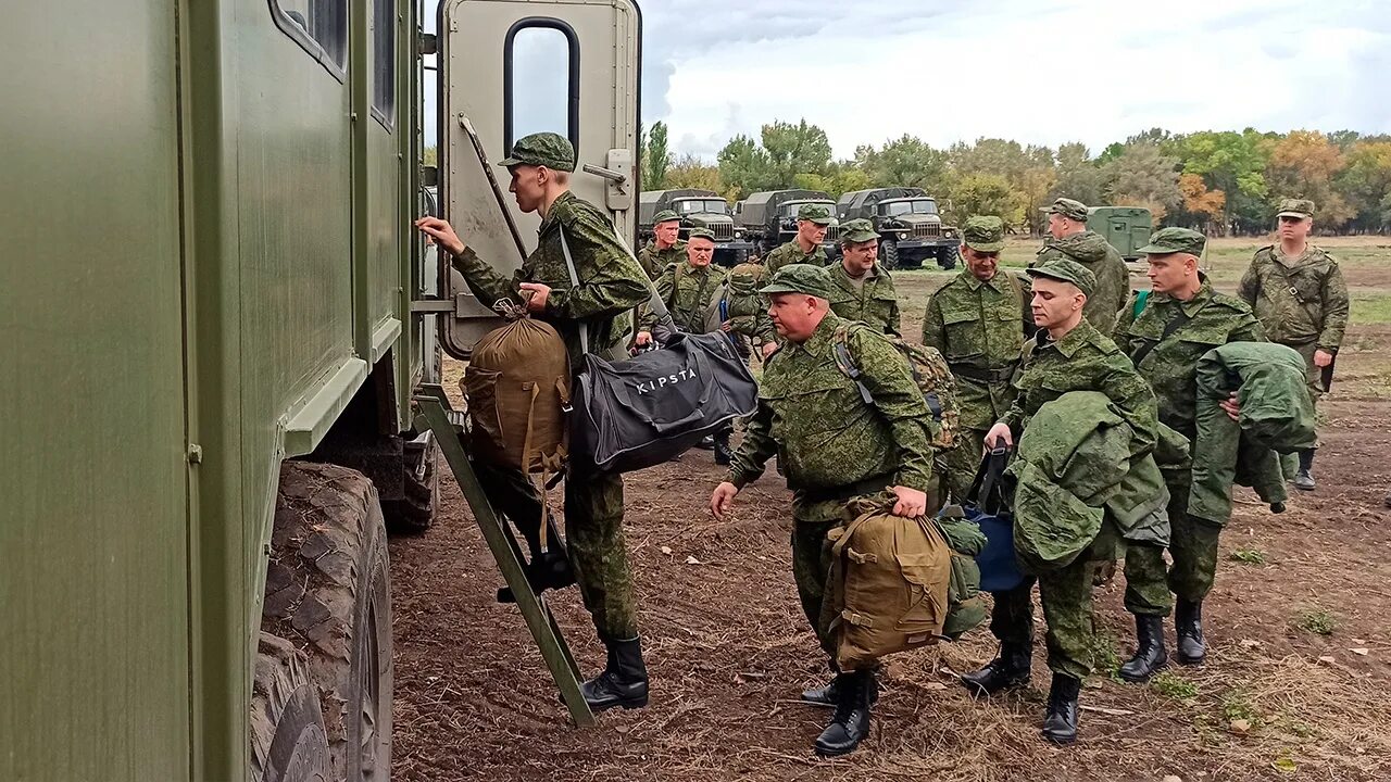 Место сбора военных. Кадамовский полигон учения Барс. Барс Резервисты Ростовская область. Генерал лейтенант Гурулев. Полигон Кадамовский 2022.