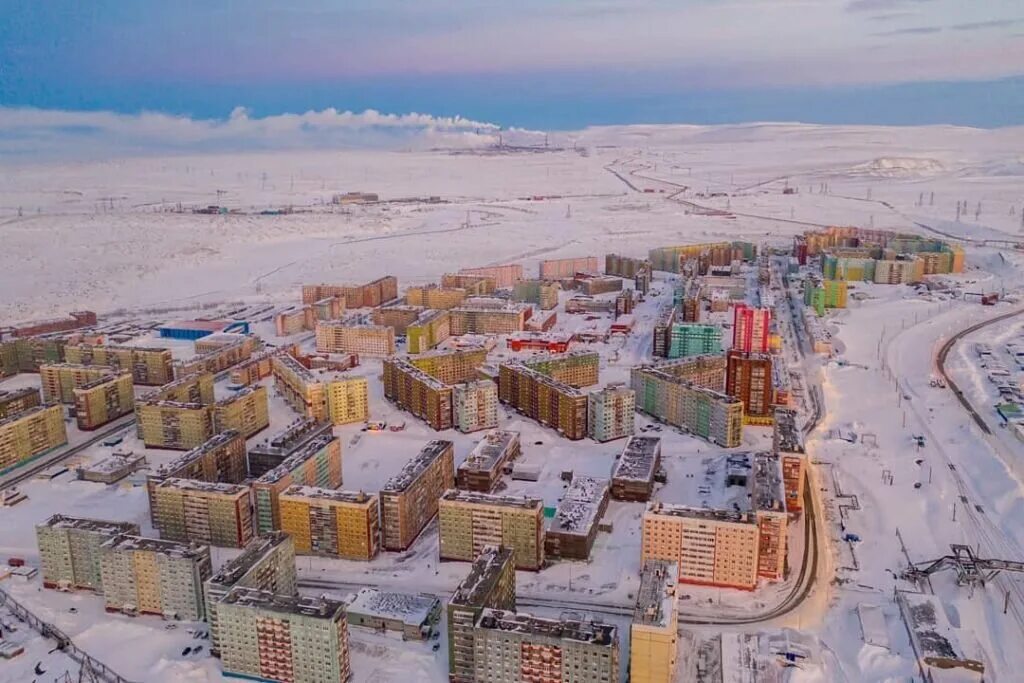 Какого жить в норильске. Норильск район Кайеркан. Город Кайеркан Красноярского края. Город Норильск Кайеркан. Норильск Талнах Кайеркан.