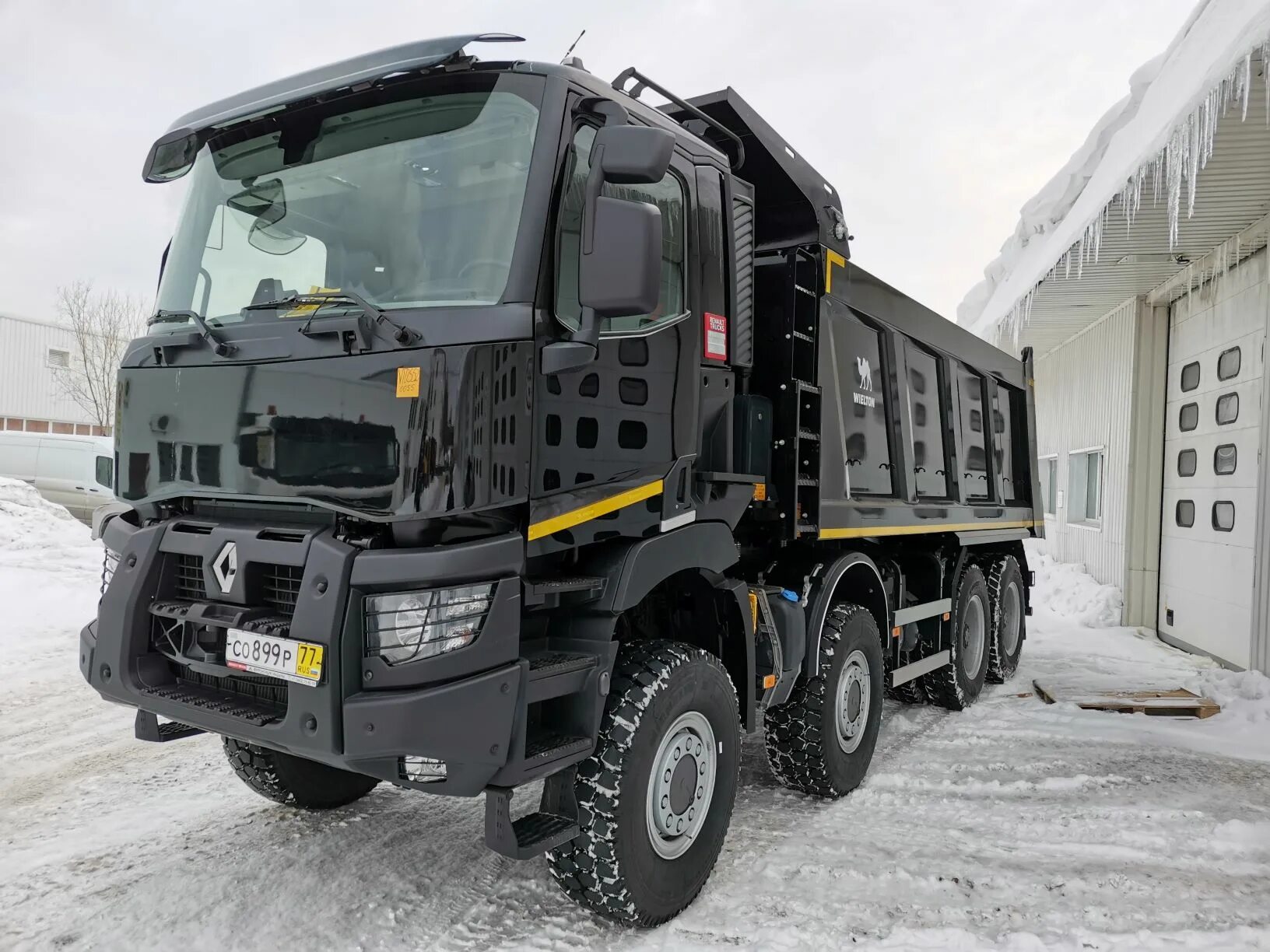 Самосвал renault. Renault Trucks k 440 8x4. Рено самосвал 8х4. Renault Trucks k 440 8*4. Рено самосвал 8х8.