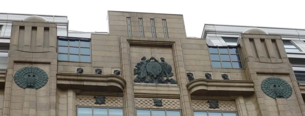 Ул воздвиженка 5 25с1. Здание военторга на воздвиженке. воздвиженка 10 старый военторг. здание военторга в москве которое снесли. военторг в москве воздвиженка.