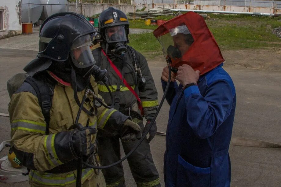 Учения МЧС Петрозаводск. Возгорание в цехе. Пожарно тактические учения по Республике Крым. Пожарная тактика учения МЧС Узбекистан. 6 сентября 2018