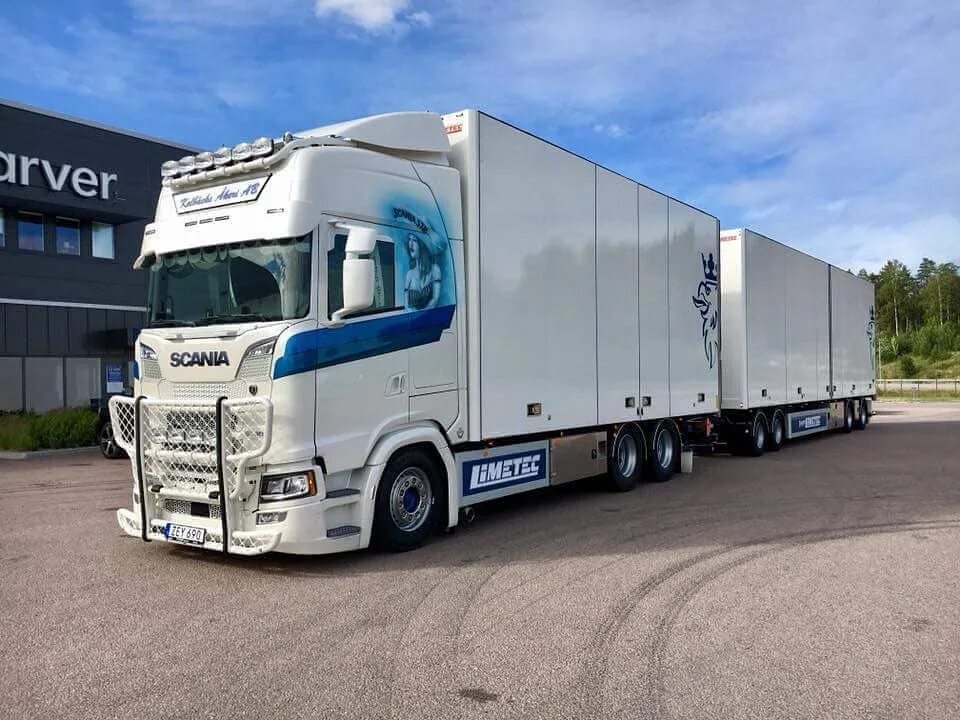 Финская сцепка скания. Volvo fh скандинавская сцепка. Скандинавская сцепка. Финская сцепка автопоезд. Шведская сцепка автопоезд scania.