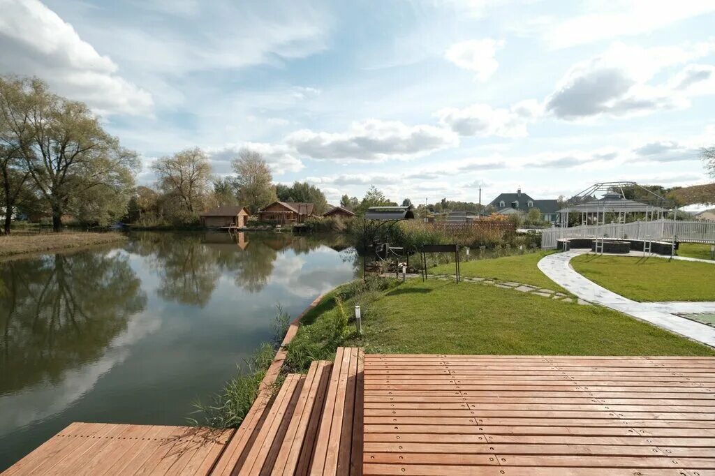 база на озере белгород. банный комплекс на озере в ястребово белгород. на озерах белгород. комплекс на озере белгород. ястребово база белгород.