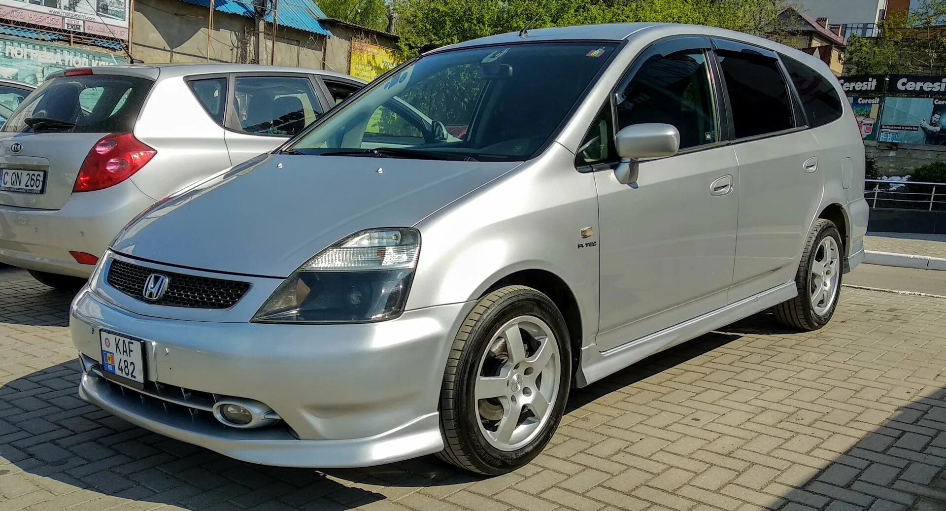 Купить хонда стрим в новосибирске. Honda Stream rn3 r17. Honda Stream 2001 Tune. Хонда стреам 2002 RN-1. Диски на Honda Stream rn1.