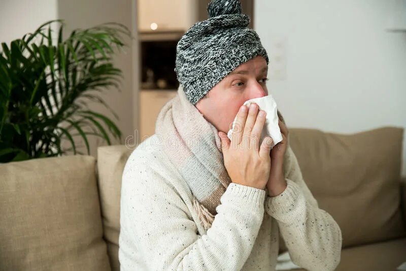 Больной человек с красным носом. Catch a Cold. Холод заболеть. A person with a Cold.