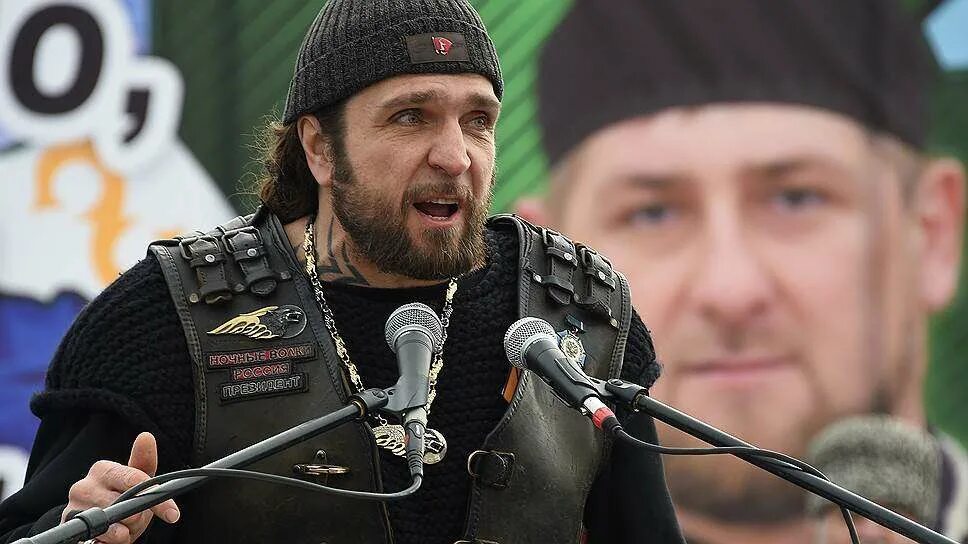 Чеченская молодежь в грозном. Съезд чеченского народа 2023г. Кадыров ночные волки. Чеченская молодежь. Чеченцы старейшины.