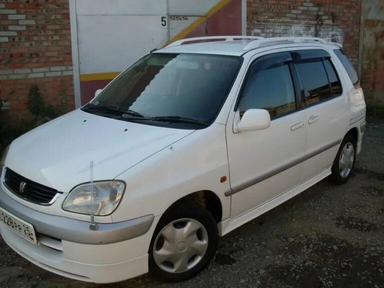 Тойота раум год выпуска. Тойота раум 98 год. Тойота раум 1998. Тойота раум 1999 года. Тойота раум 1997.
