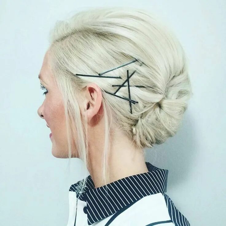 Frisur-Haarklammern-weiss-x-befestigt-hochsteckfrisur Bobby pin hairstyles, Hair