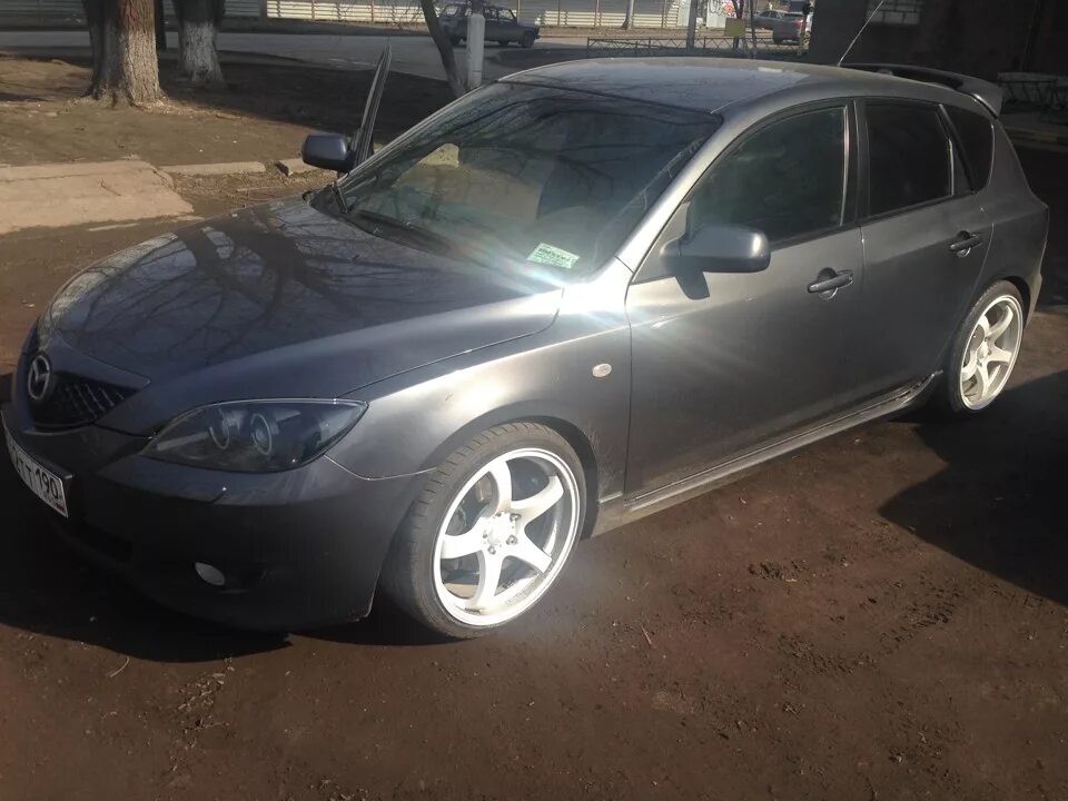 Колеса мазда 3 бк. Мазда 3 БК r17. Mazda 3 2008 r17. Mazda 3 BK на 17 дисках. Mazda 3 BK диски r17.