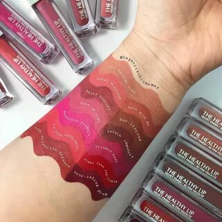 Жидкая помада lips
