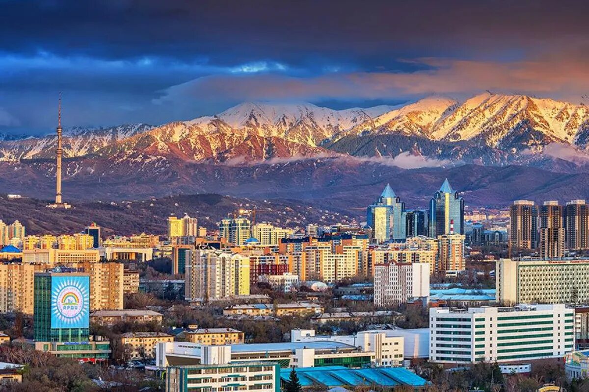 Almaty city. Город Алма-Ата Казахстан. Алма-Ата столица Казахстана. Алма-Ата 2021 город. Алма Ата город в горах.