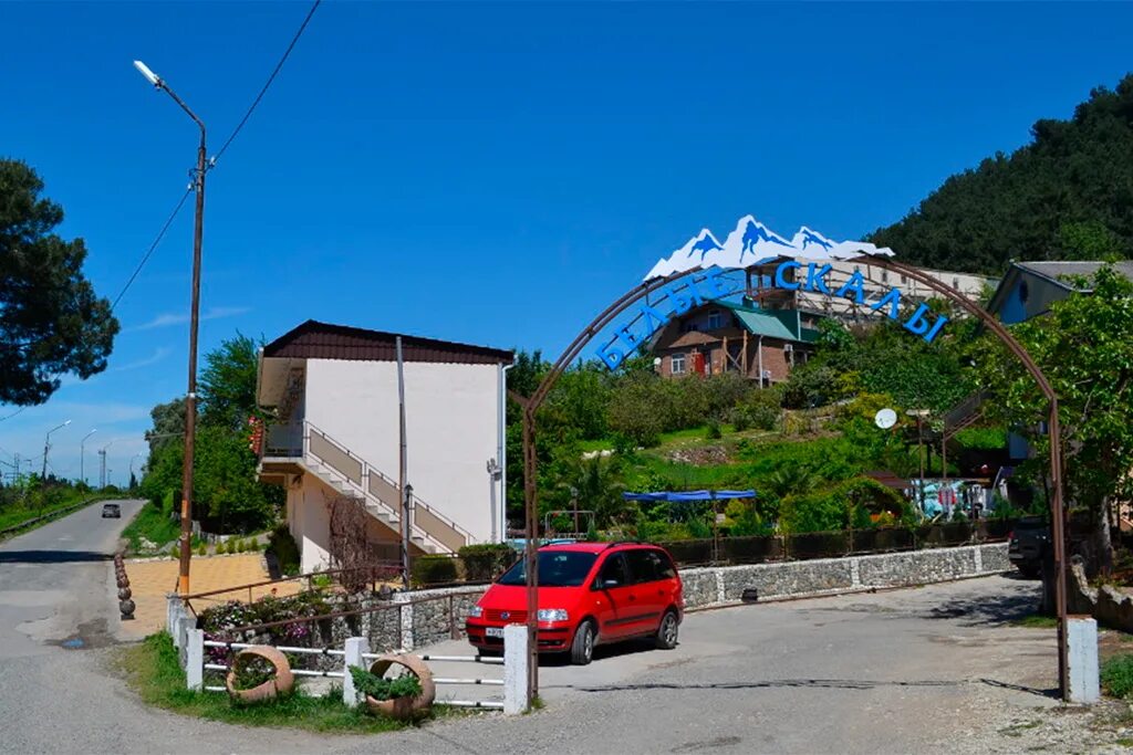 Гостиница "белые скалы" гагры. Гостиница белые скалы абхазия. Отель белые скалы цандрипш. Поселок цандрипш абхазия гостиница белые скалы. Белые скалы цандрипш ул.