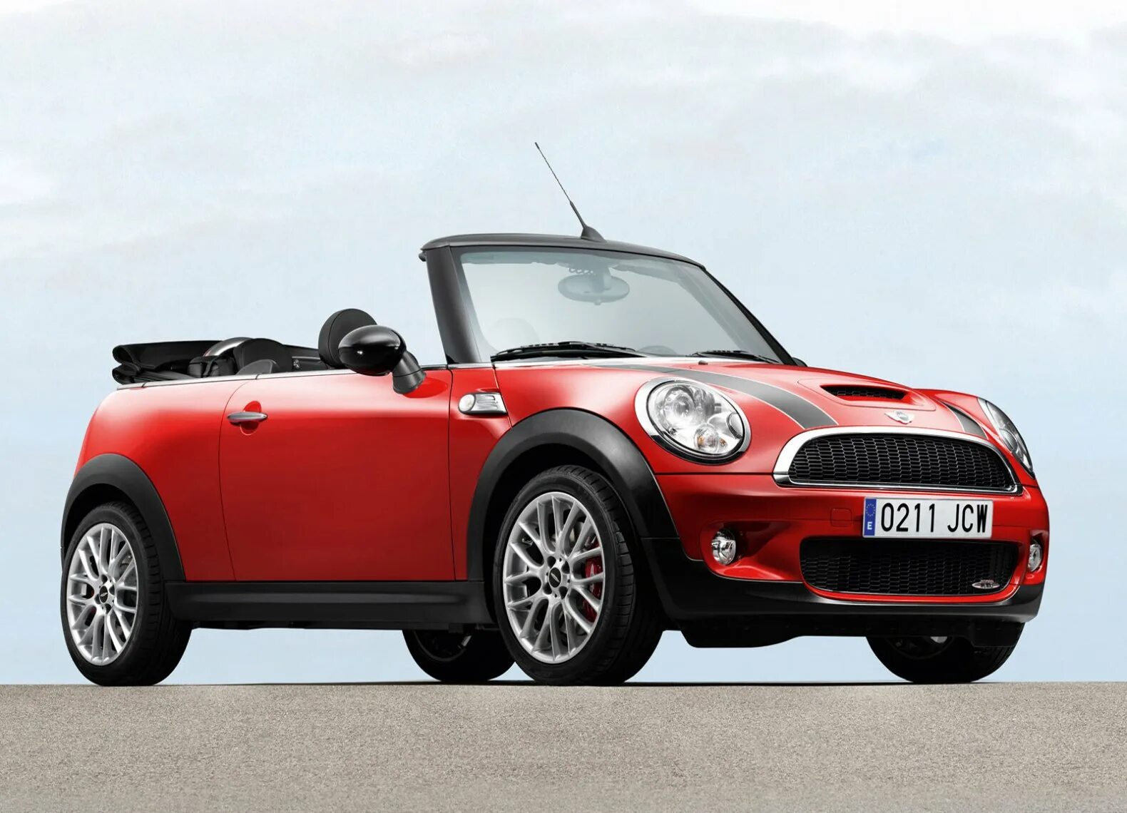 Мини мини контент. Mini Cooper Cabrio 2009. Mini JCW Cabrio. Бентли мини Купер. Mini Cooper JCW кабриолет.