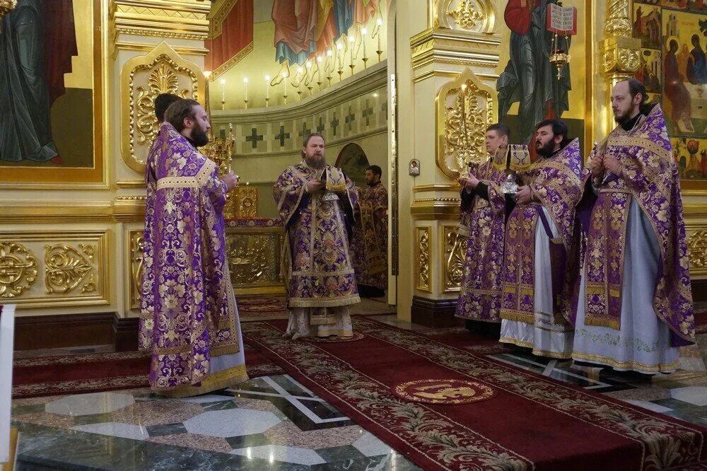 Торжество православия цвет облачения. Облачение священника в Великий пост. Облачение на Благовещение в Великий пост.