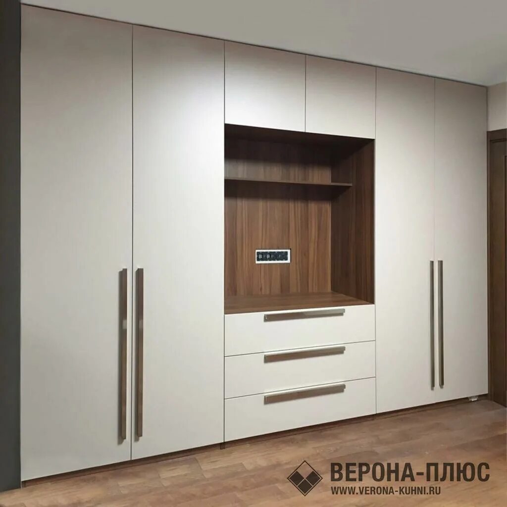 Стенка в спальню. Шкаф с нишей под телевизор. Современные шкафы. Белый шкаф с телевизором в спальню с распашными дверями. Шкаф со встроенным телевизором.