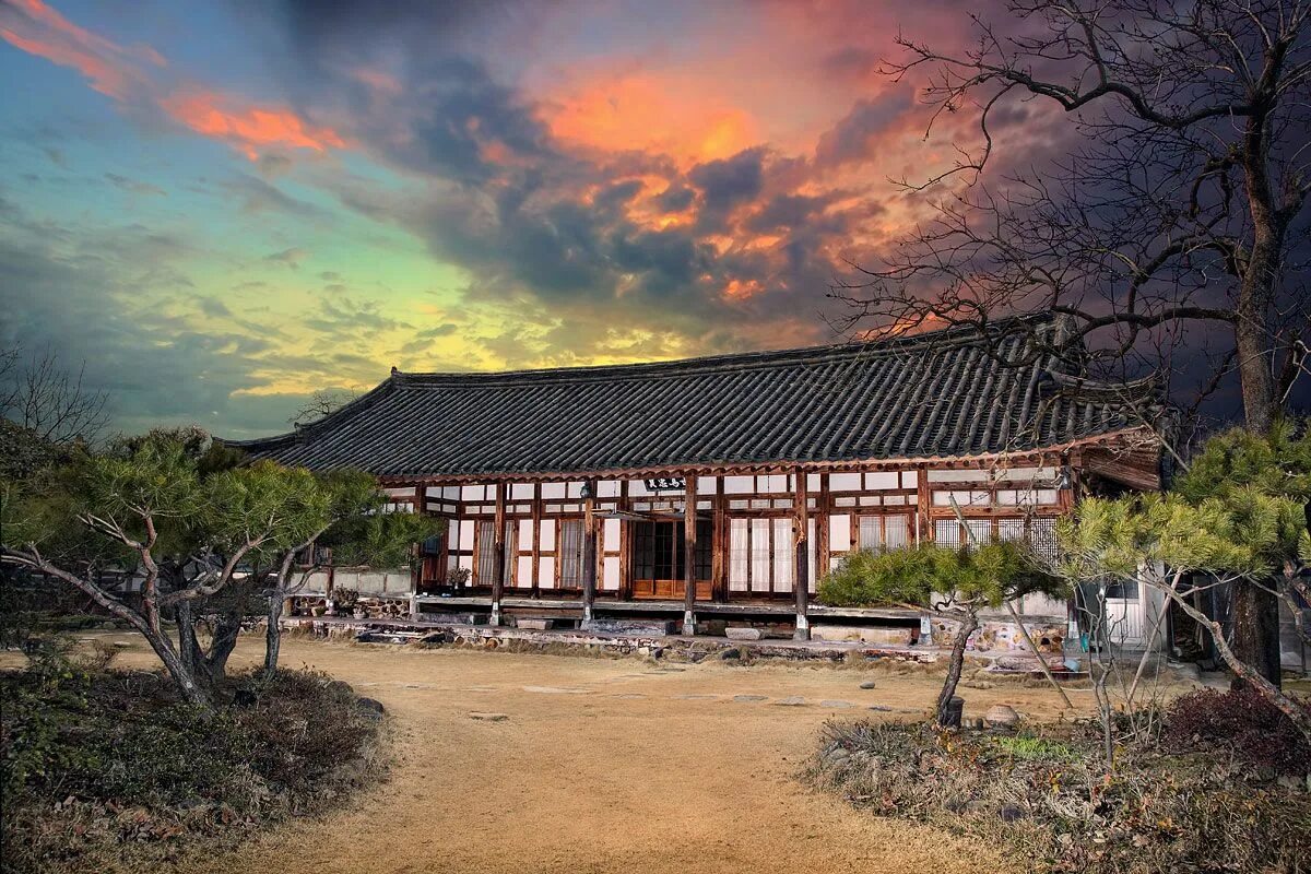 Корея дома отзывы. Южная Корея Ханок. Ханок корейский дом. Ханок дом в Корее. Традиционный корейский дом Ханок внутри.