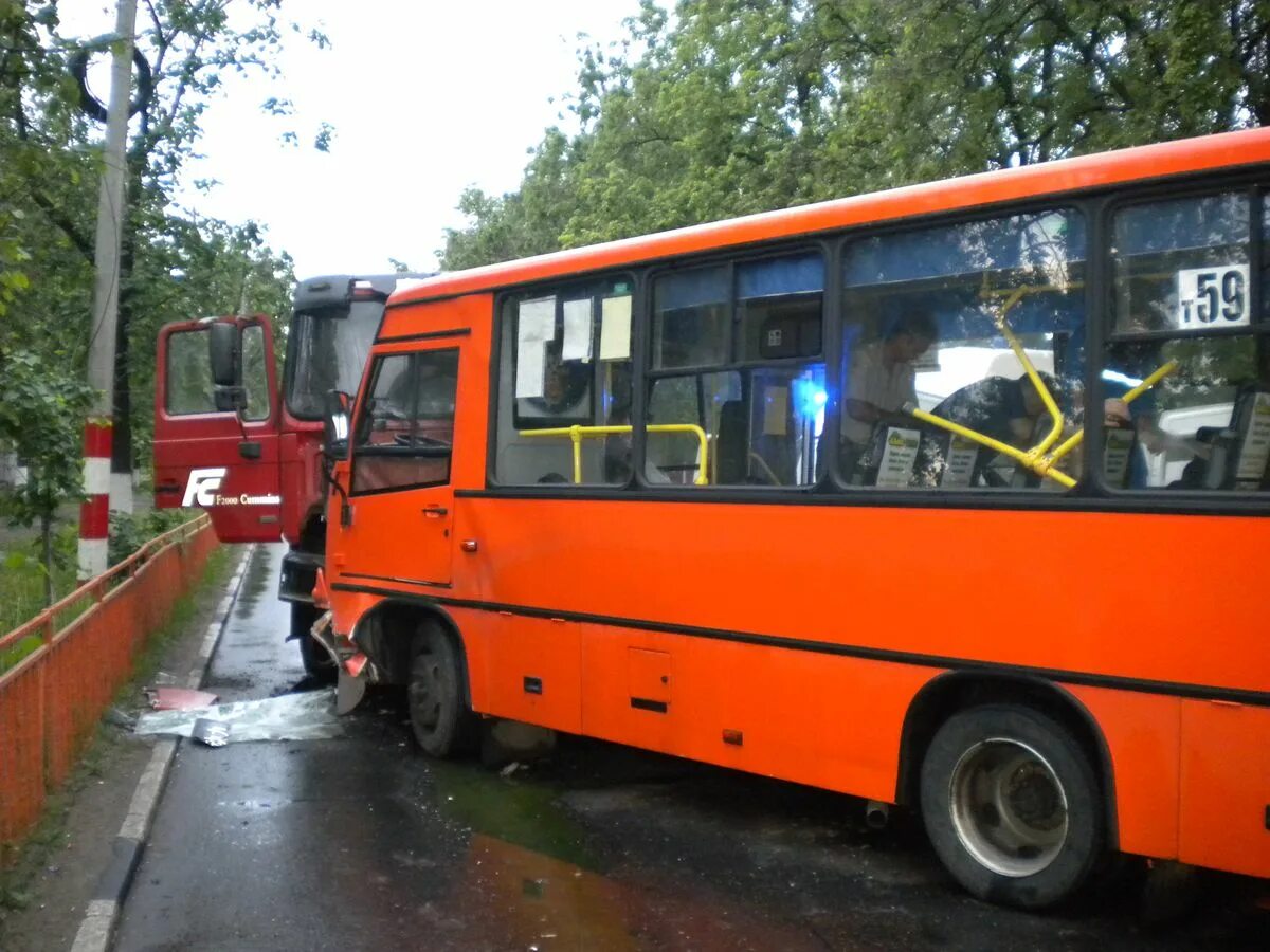 86 маршрутка нижний новгород. Автобус Нижний Новгород. Маршрутки Нижний Новгород. Автобусы в Нижнем. Автобус 29 Нижний Новгород.