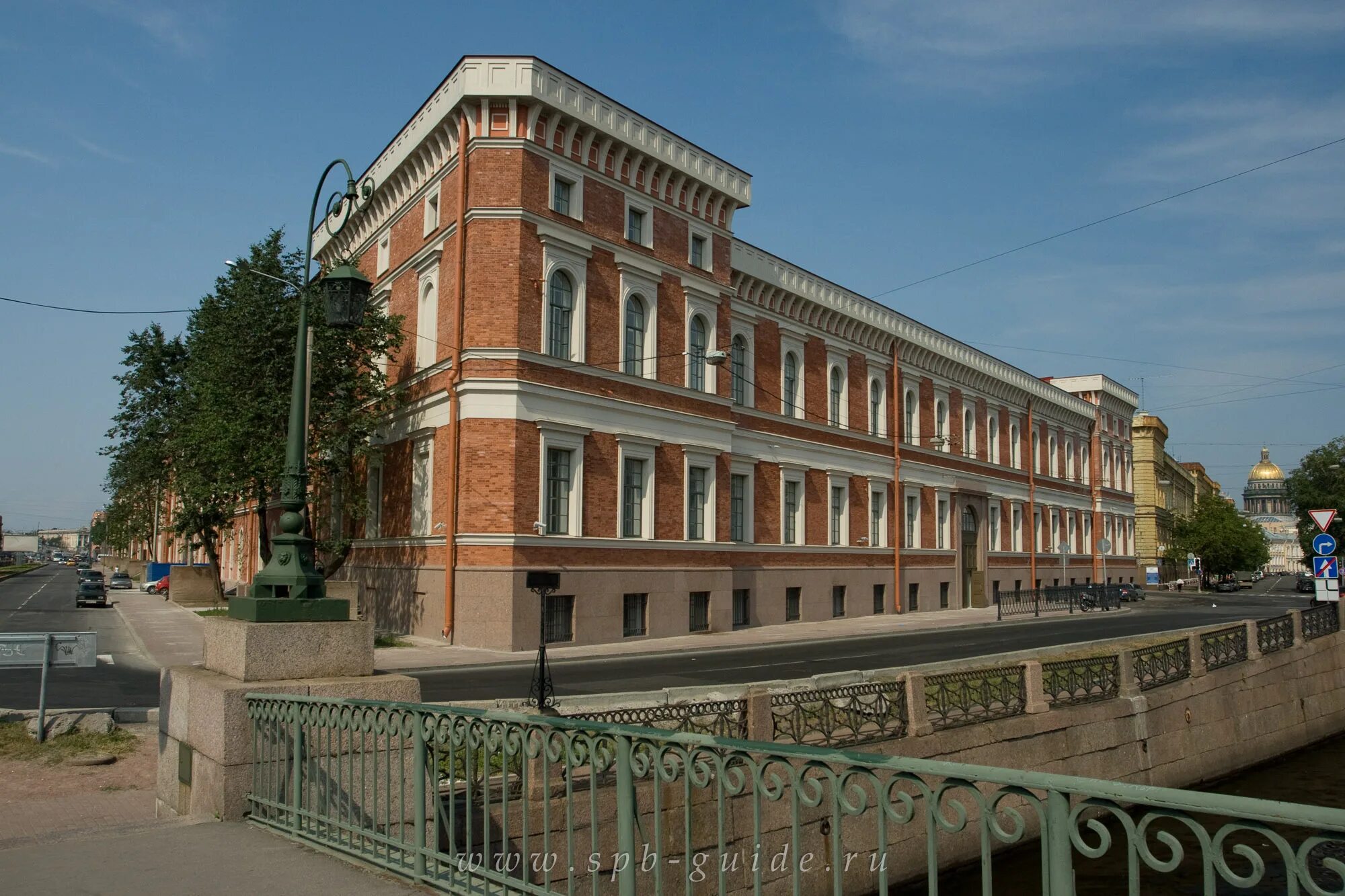 Музей пл. Военно-морской музей в Санкт-Петербурге здание. Центральный военно-морской музей в Санкт-Петербурге. Центральный военно-морской музей имени императора Петра Великого. Центральный военно-морской музей, Санкт-Петербург, площадь труда.