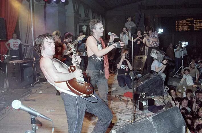 рок концерт 90-х годов. жуков руки вверх концерт. нана 1995. рок 90-х. тушино 1991 концерт monsters of rock.