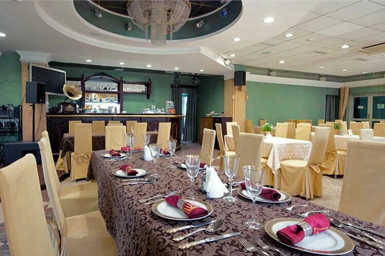 Эмблемы нефтяных компаний. Отель когалым ресторан. Лукойл югнефтепродукт логотип. Ликард филиппов алексей генеральный директор. Филиппов алексей викторович лукойл.