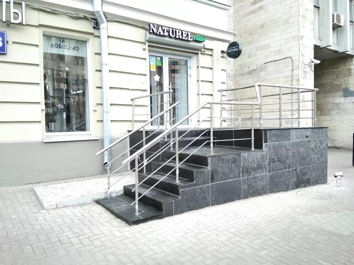 крыльцо офисного здания. отделка входной группы. крыльцо магазина. крыльцо в помещение офиса. крыльца входных групп.