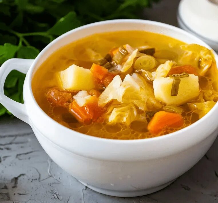 Щи с капустой классический. Щи из квашеной капусты с курицей. Как приготовить щи рецепт. Щи. Щи самый простой рецепт.
