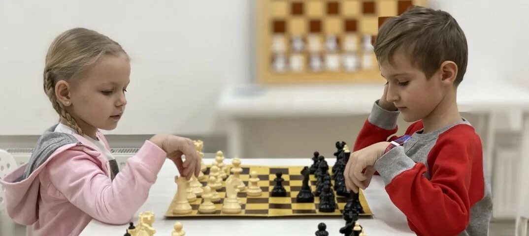 Обучение шахматам школа шахмат. Шахматята. шахматная школа. шахматы в школе. шахматная школа для детей.