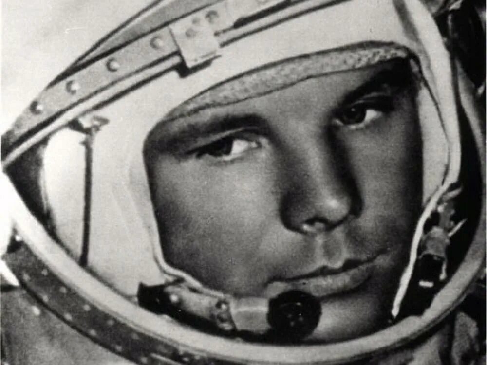 Фото юрия гагарина в скафандре. Гагарин космонавт.