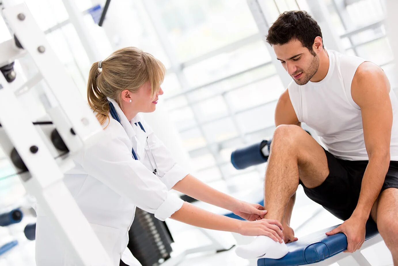 Реабилитация спортсменов. Физическая терапия. Лечебная физкультура и спортивная медицина. Медицинская реабилитация.