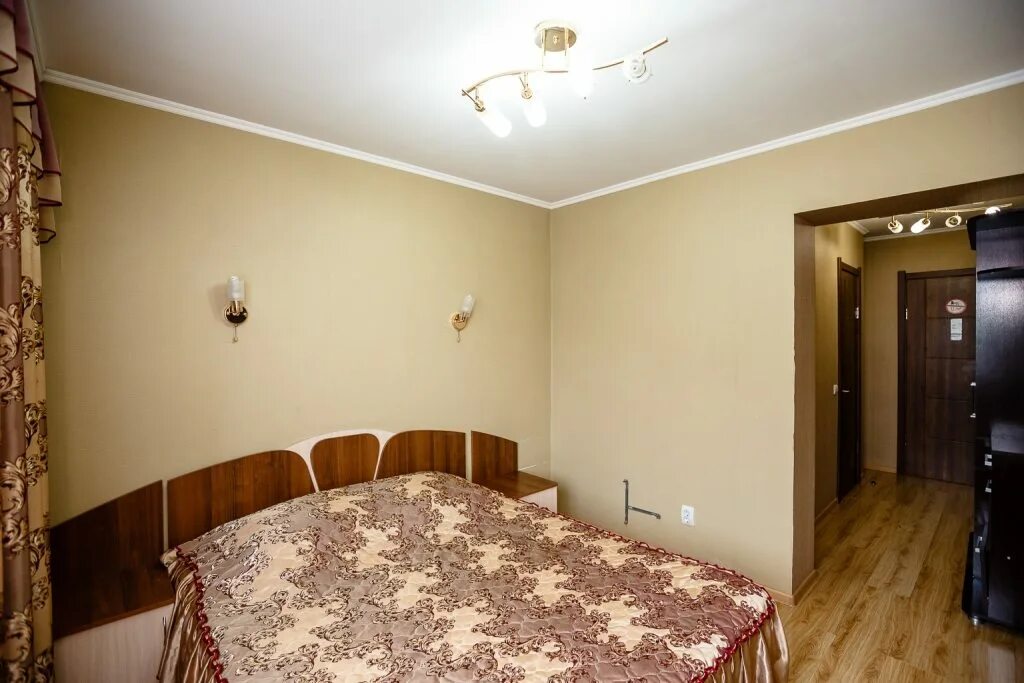 Отель корона 3 владивосток. Гостиницы в приморском крае. Славянка приморский край базы отдыха теплое море. Гостиница лотте владивосток. Славянка.