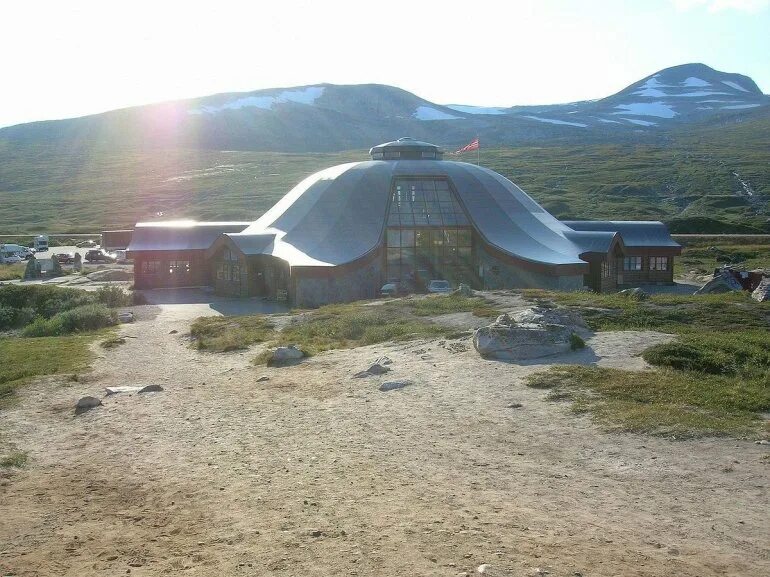 Центр полярного круга. Турбаза полярный круг белое море. Северный полярный круг мурманская область. Северный полярный круг усинск. Якутия северный полярный круг.