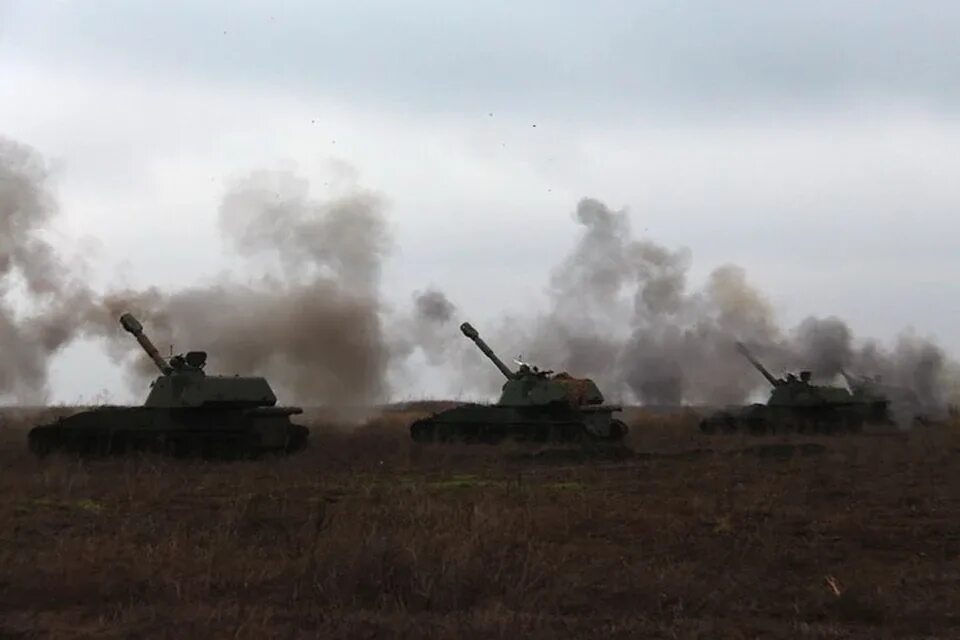 Д-30 гаубица на донбассе. Ствольная артиллерия всу. Обстрел артиллерии. Обстрелять. Украинские войска.