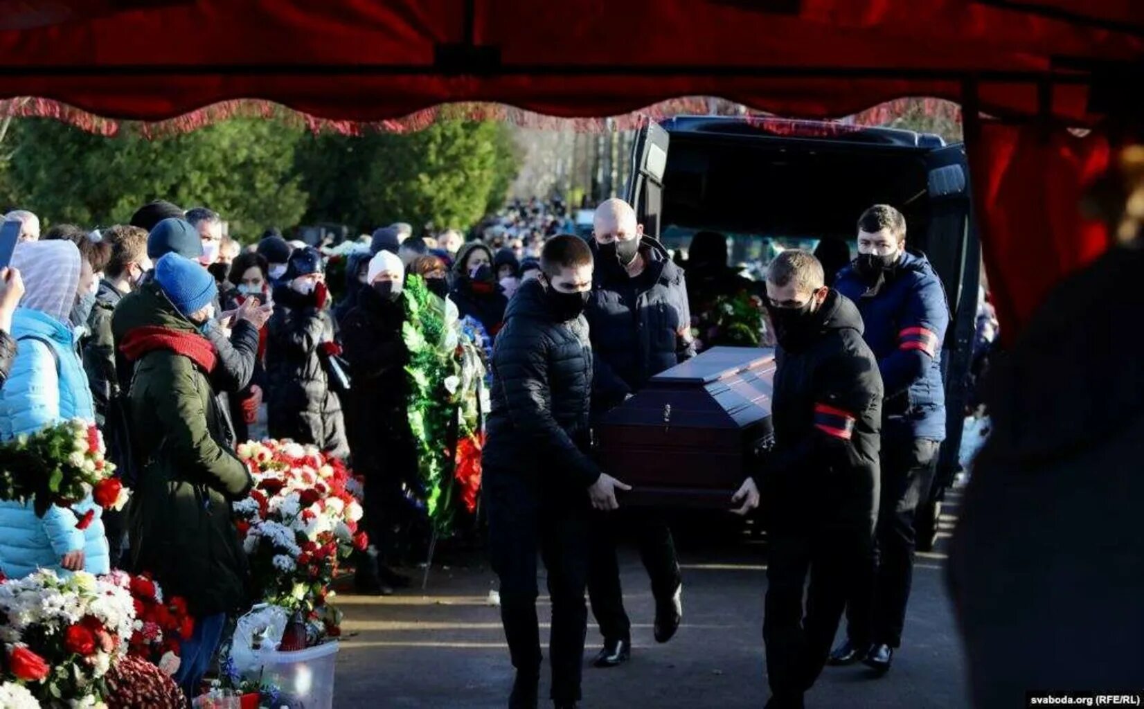 Похороны депутата Бондаренко. Похороны последний путь. Похороны прощание видео