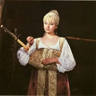 Поэзия народного костюма