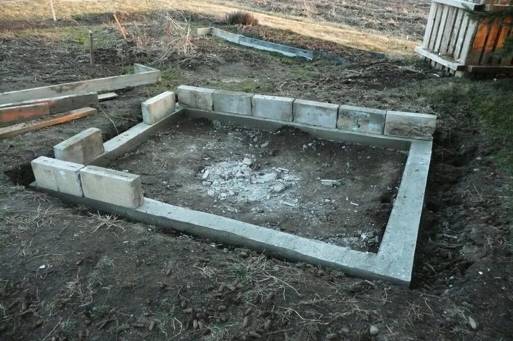 Фундамент блоки своими руками. Фундамент под баню фбс. фундамент под беседку 3х5. фундамент под хозблок фбс. фундамент под беседку 5 на 5.