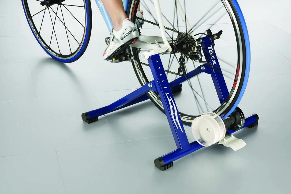 Как поставить велосипед. Велотренажер tacx speedbraker. велостанок элит. tacx подставка для велосипеда. tacx antares t1000.
