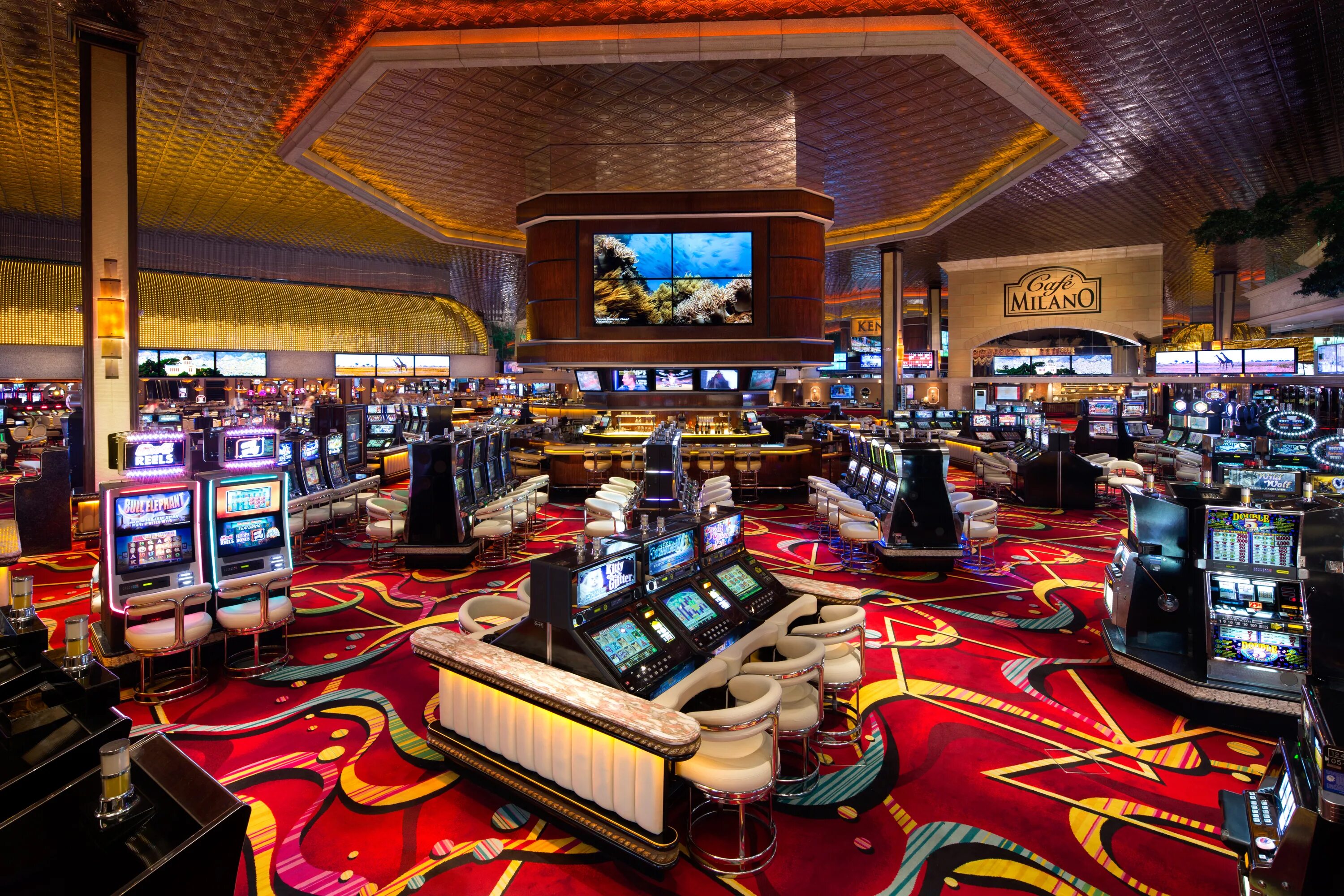 T casino рабочий сайт. Игровые автоматы Гранд казино. Казино золотой дракон. Окно в казино.