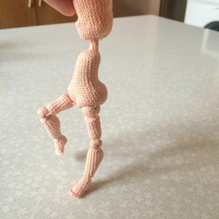 Ножка игрушки крючком