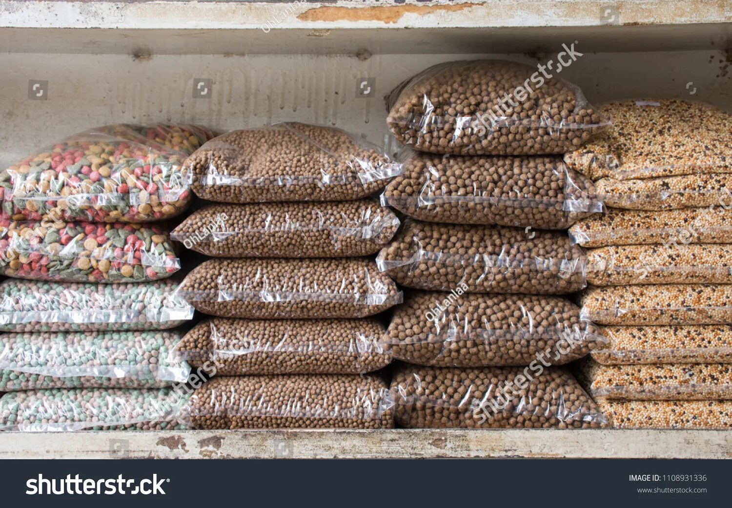 Можно feed. Feed of pack.