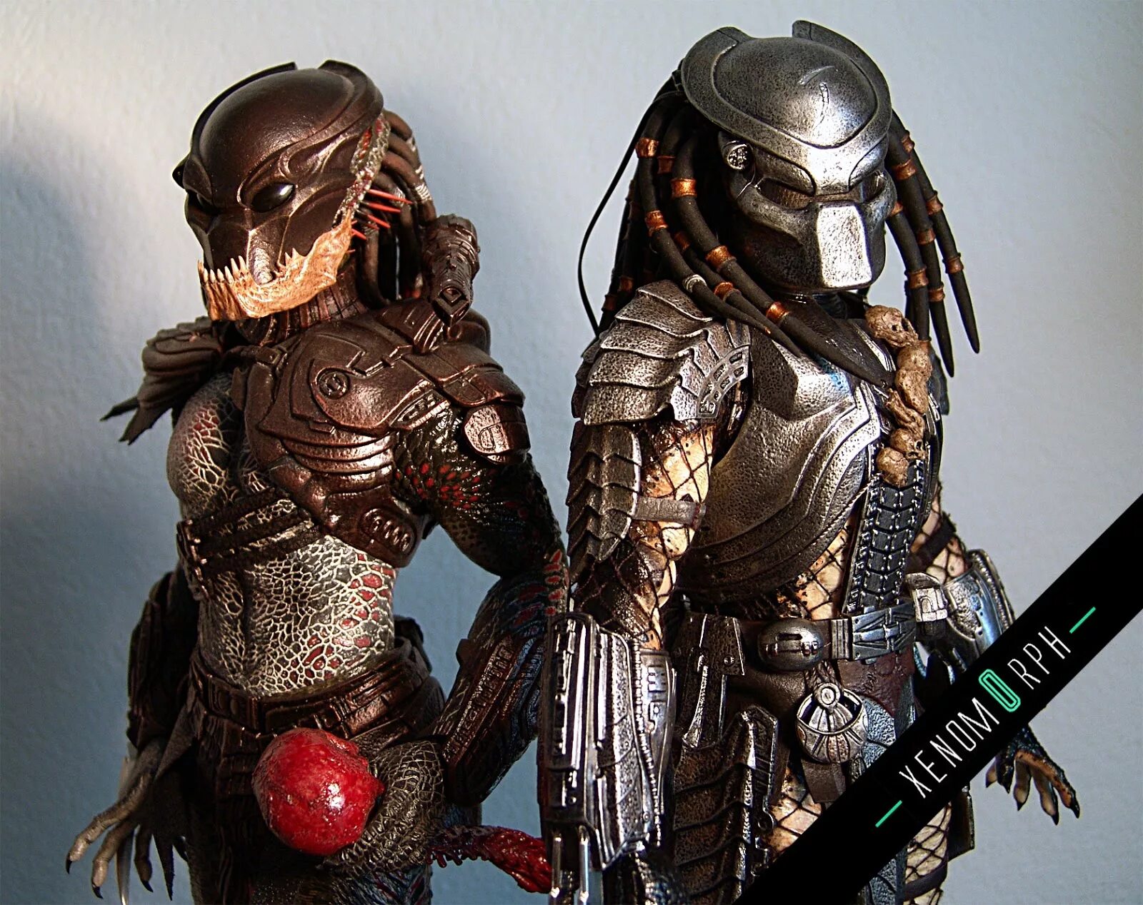 Королева хищников управляет своим войском. Predator scar hot Toys. Игрушка Alien vs Predator 1993. Чужой против хищника хищник скар. Хищник предатор шрам.