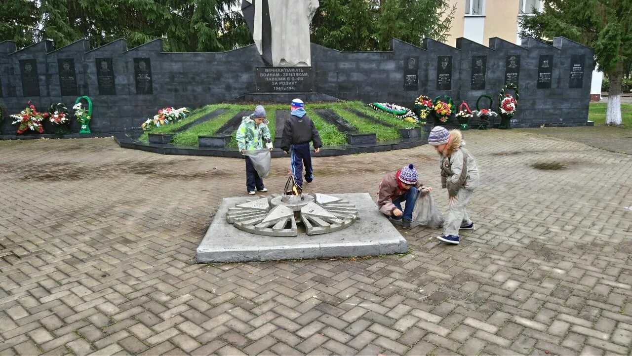 Памятник погибшим воинам в великой отечественной мемориал. Благоустройство мемориалов. Благоустройства обелиска. Благоустройство территории обелиска вов. Стела аллея победы пл.