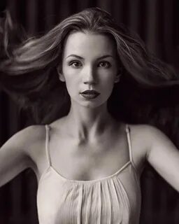 Веселкина актриса