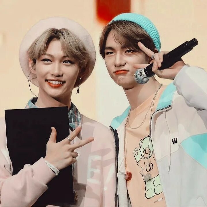 Хенликсы милые. Хенликсы милые. Хёнликсы stray kids. Хёнликсы stray kids. Хёнликсы милые.