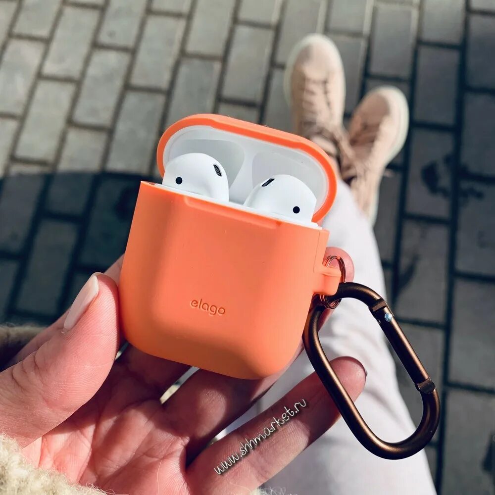 Airpods pro оранжевые. Кейс аирподс 2. Чехол для AIRPODS 2/2 Kalmar. Elago чехол для AIRPODS. Чехол на аирподсы 2.